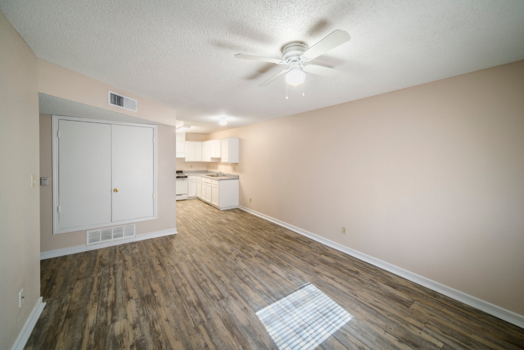 Photos and Video of Western Burgundy in El Paso, TX